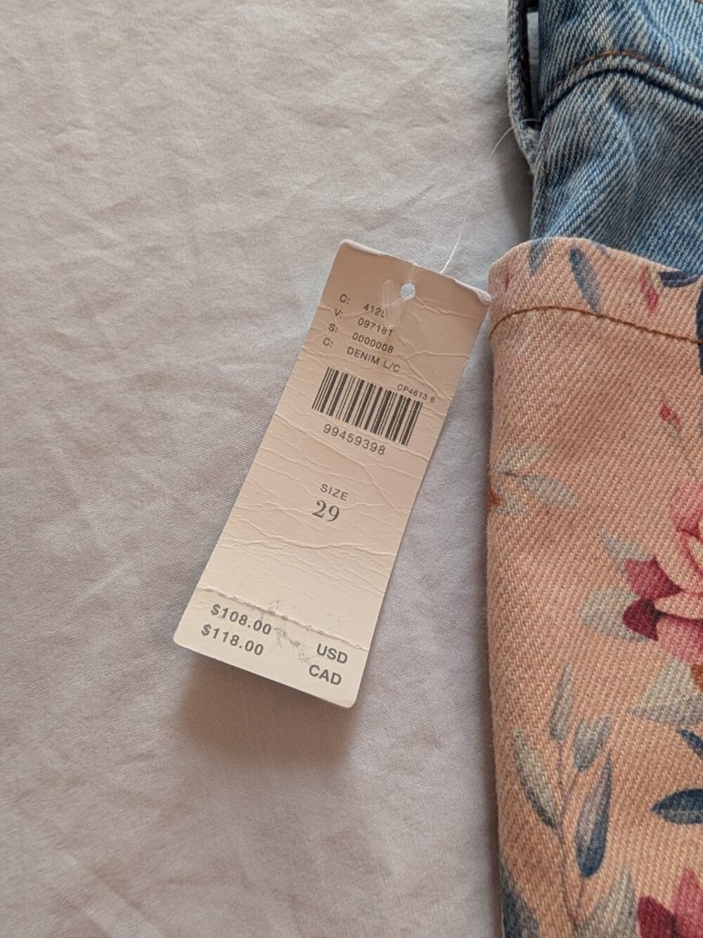 NWT Anthropologie Pilcro Floral Patch Denim Shorts in Size 29 - Picture 9 of 15